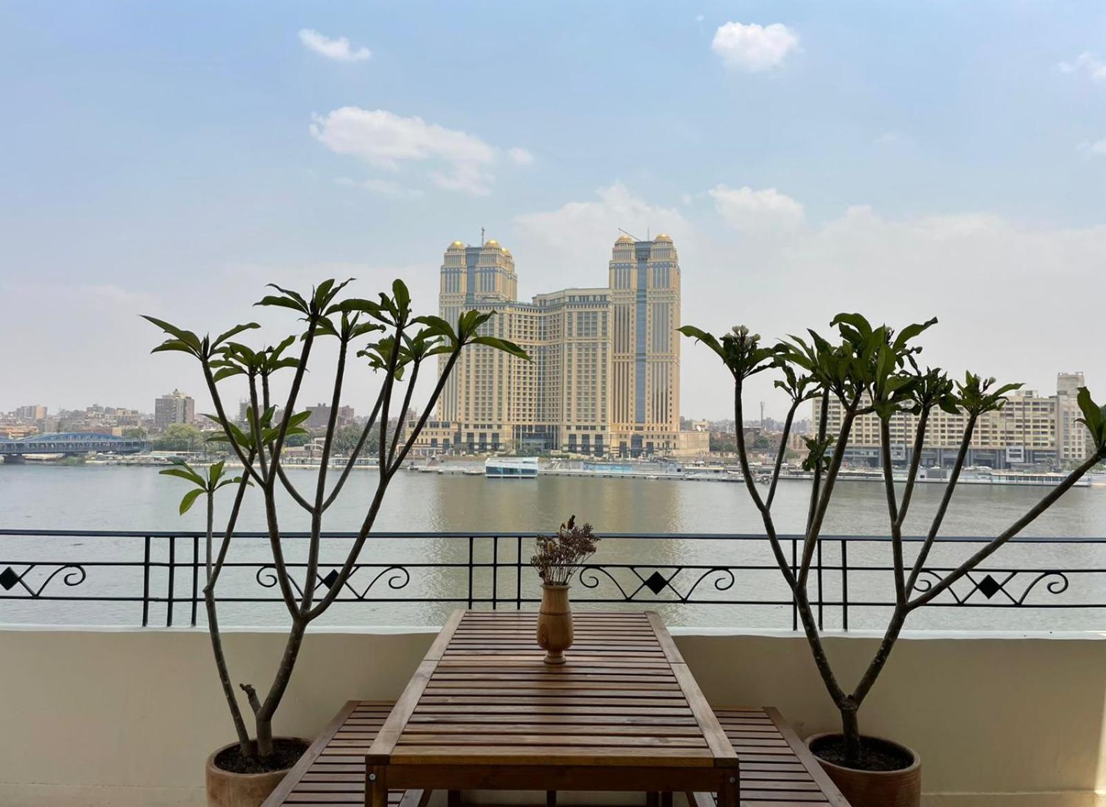 Luxury On The Nile - Zamalek Apartments Cairo Exterior photo