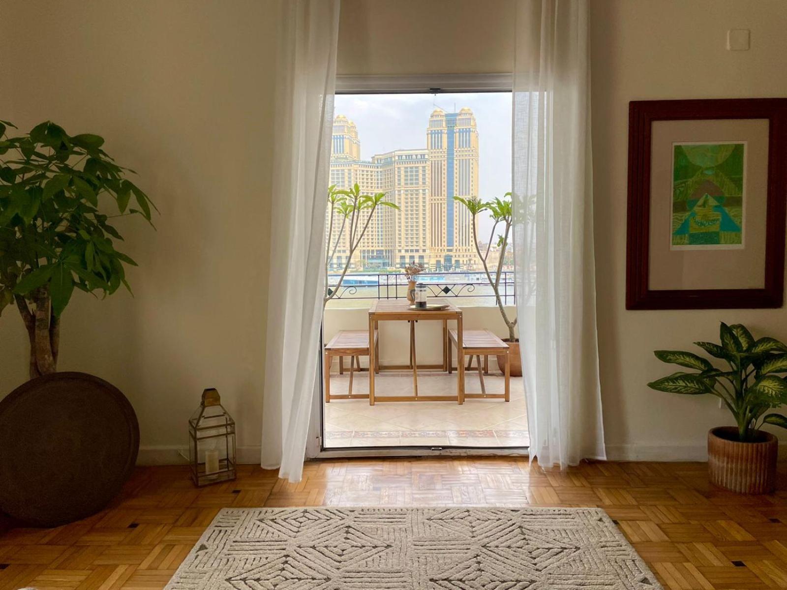Luxury On The Nile - Zamalek Apartments Cairo Exterior photo